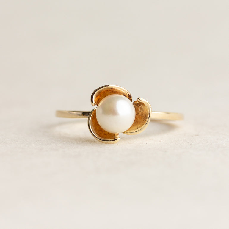 Vintage Pearl Flower 10K Gold Ring