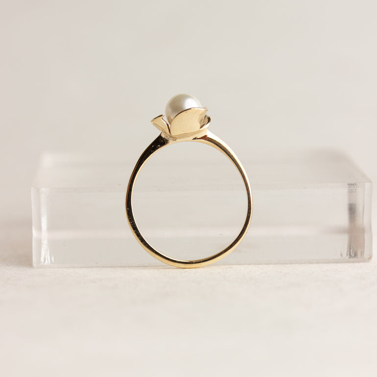 Vintage Pearl Flower 10K Gold Ring