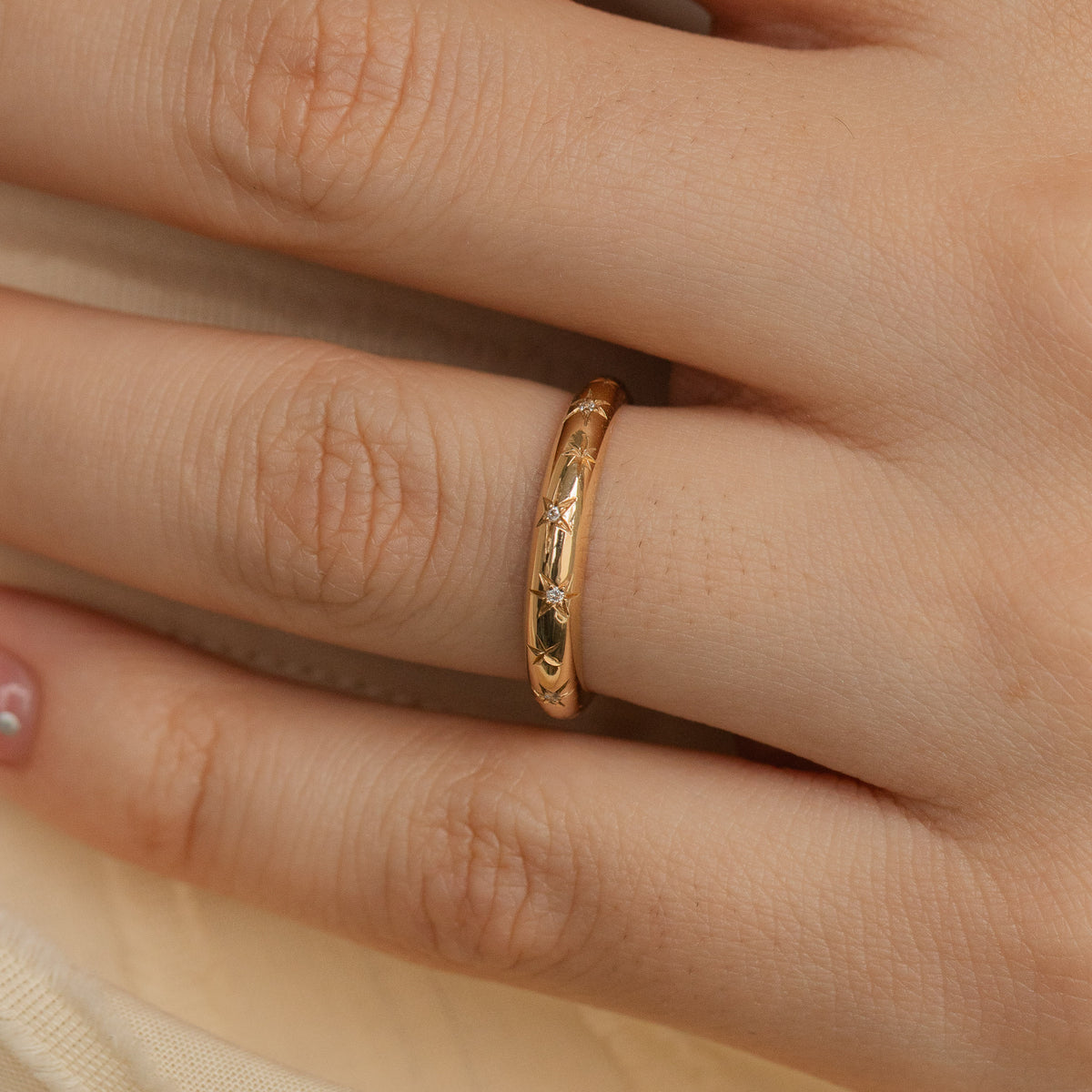 star set domed wedding band