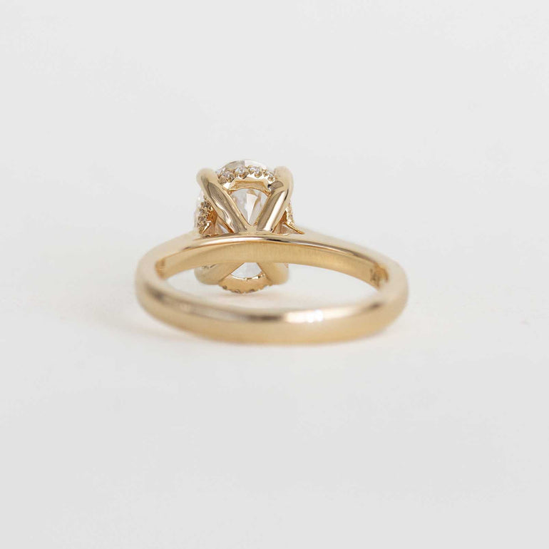 laboratory grown diamond solitaire engagement ring