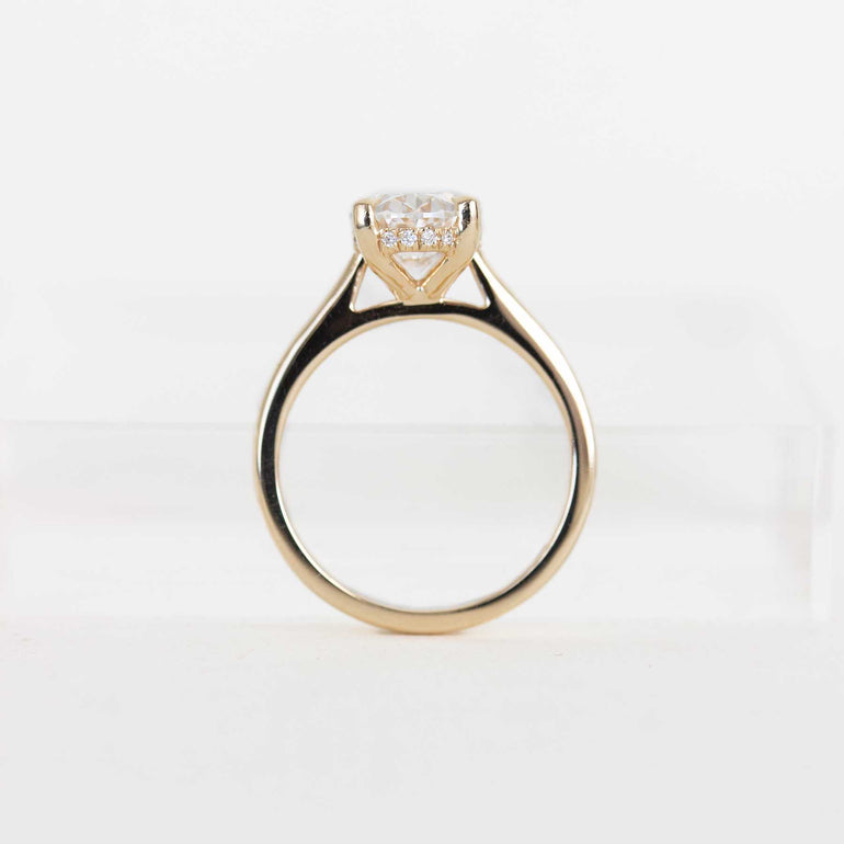 laboratory grown diamond solitaire engagement ring