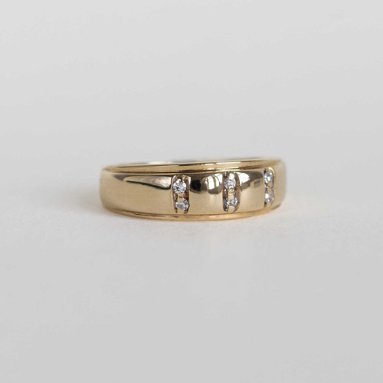 Vintage Yellow Gold Band with 6 Petite Diamonds