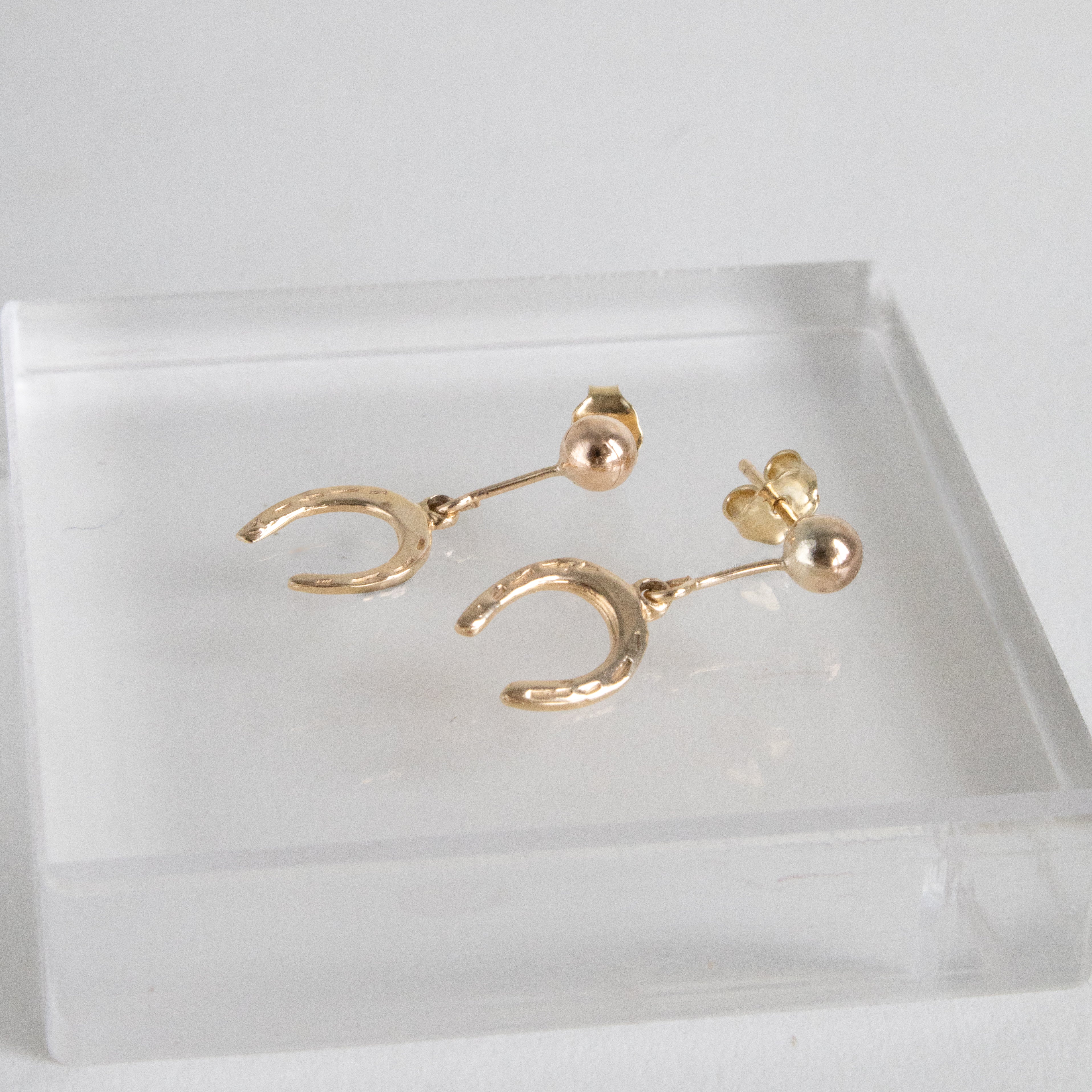 Horseshoe earring 10k yellow gold