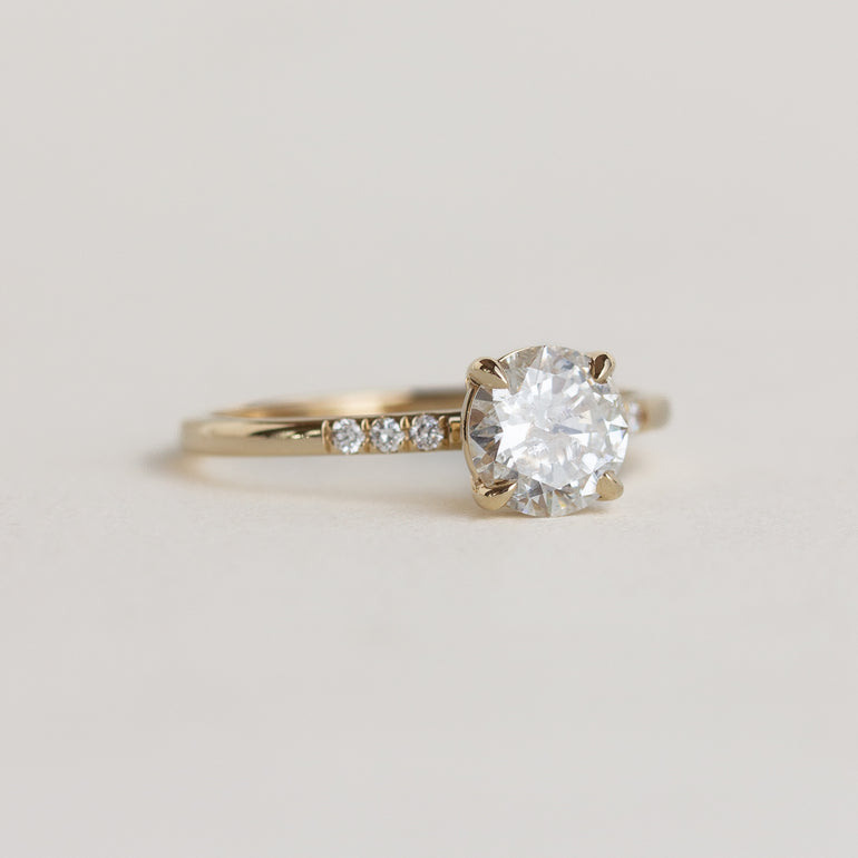 Round Diamond Engagement Ring