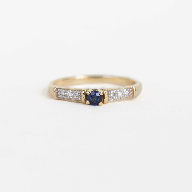 Vintage Yellow Gold Ring with Sapphire Centre and Diamond Side Stones