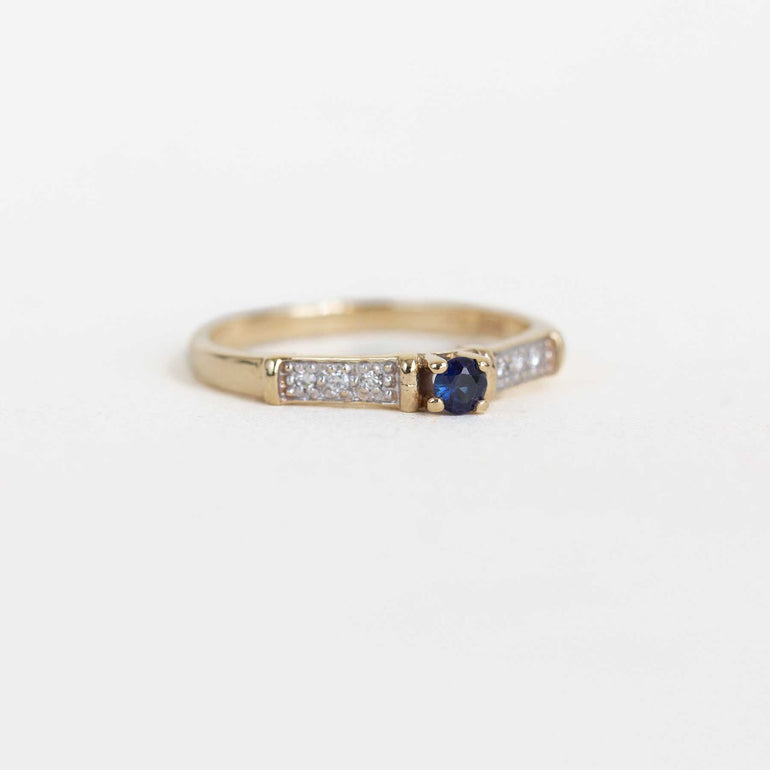 Vintage Yellow Gold Ring with Sapphire Centre and Diamond Side Stones