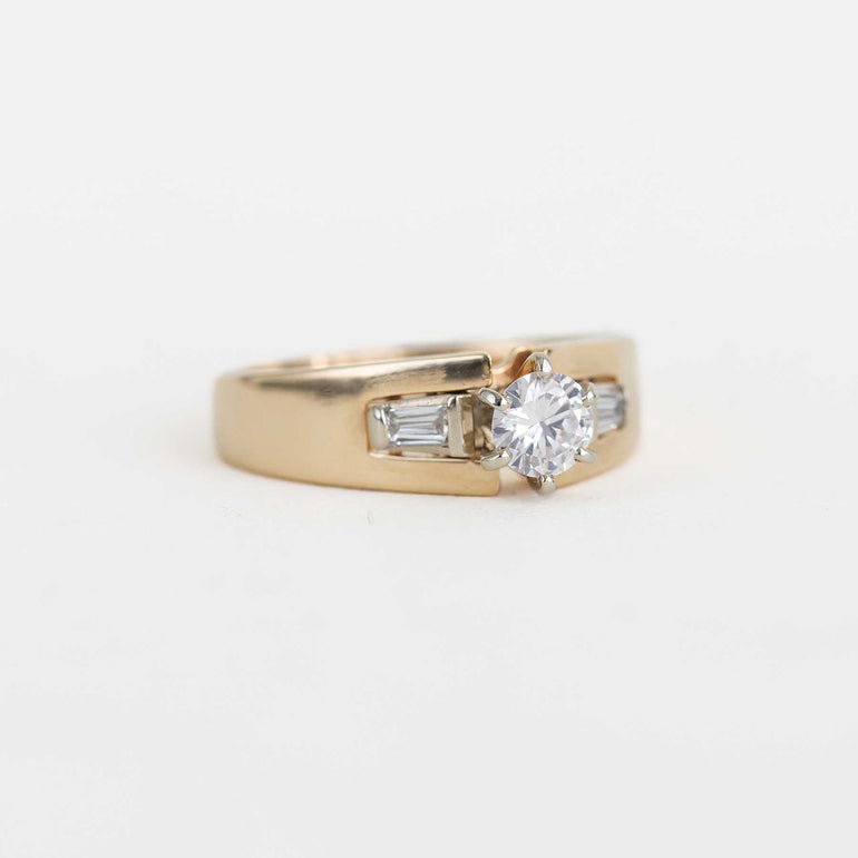 Yellow Gold Ring with Round Diamond Centre