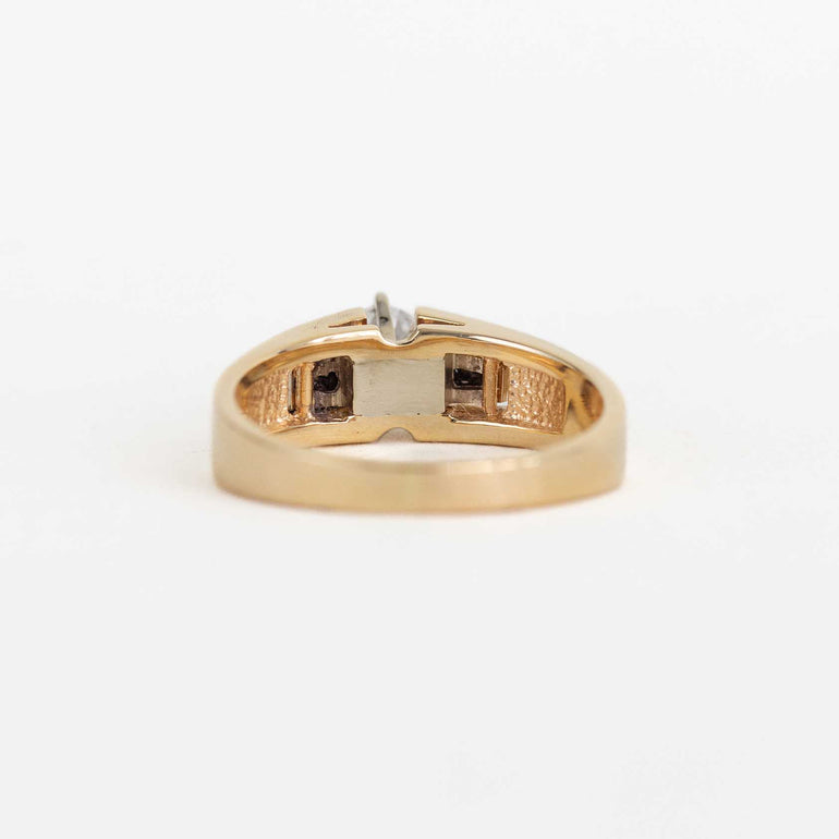 Yellow Gold Ring with Round Diamond Centre
