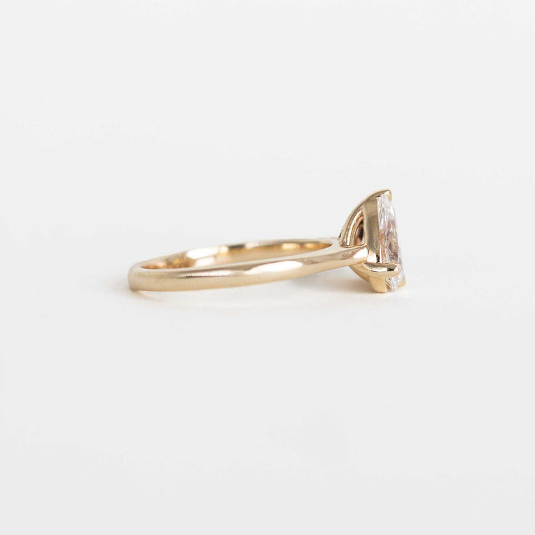 Toi et Moi ring with Laboratory-grown Pear Diamond and Pink Sapphire
