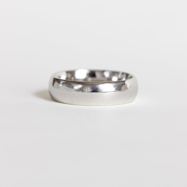 14K White Gold Vintage Wedding Band