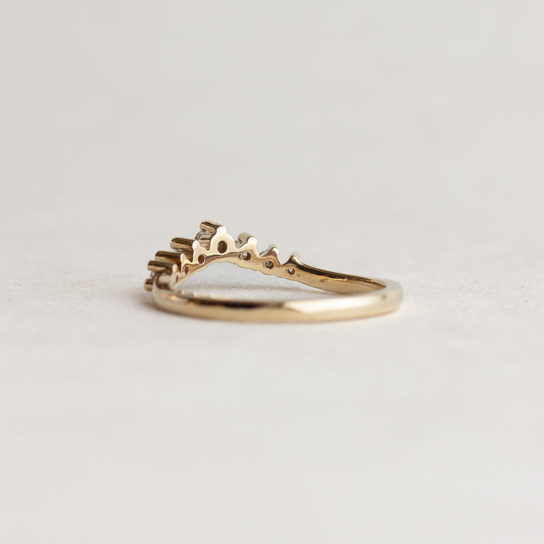 contour diamond wedding band