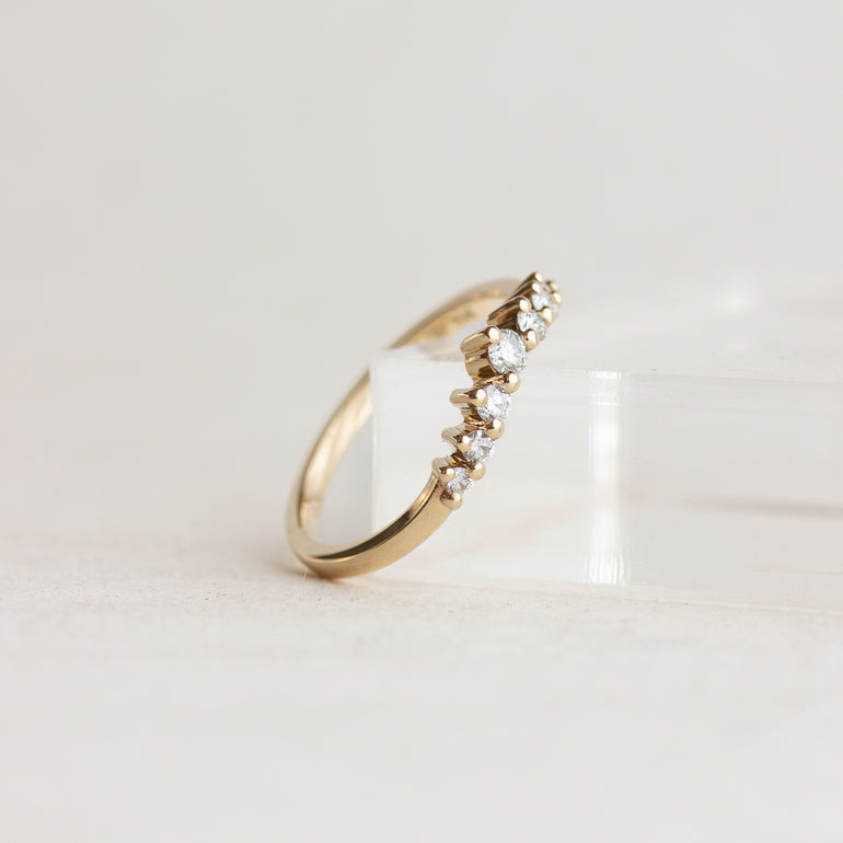 contour diamond wedding band