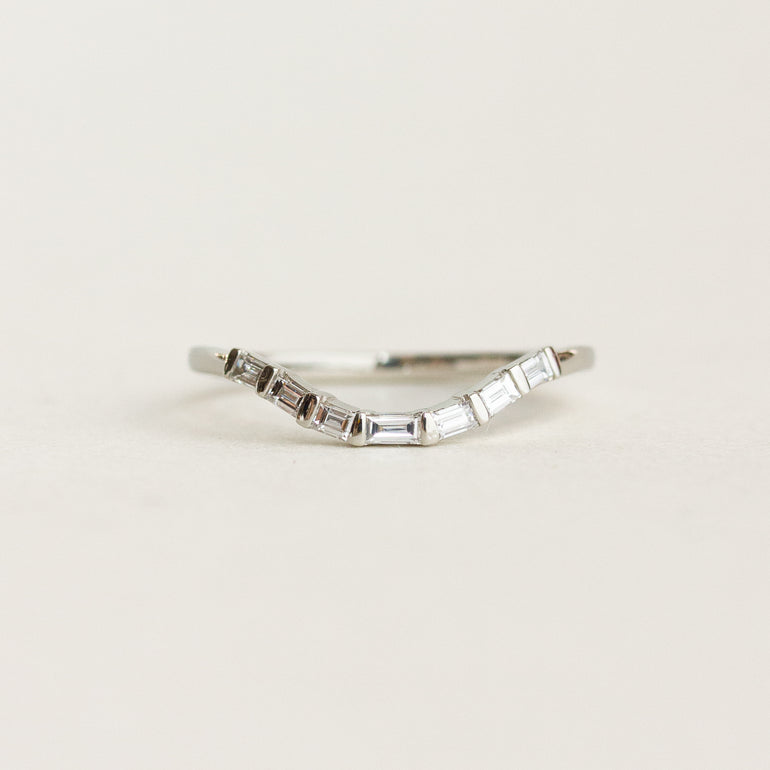 contour baguette diamond wedding band