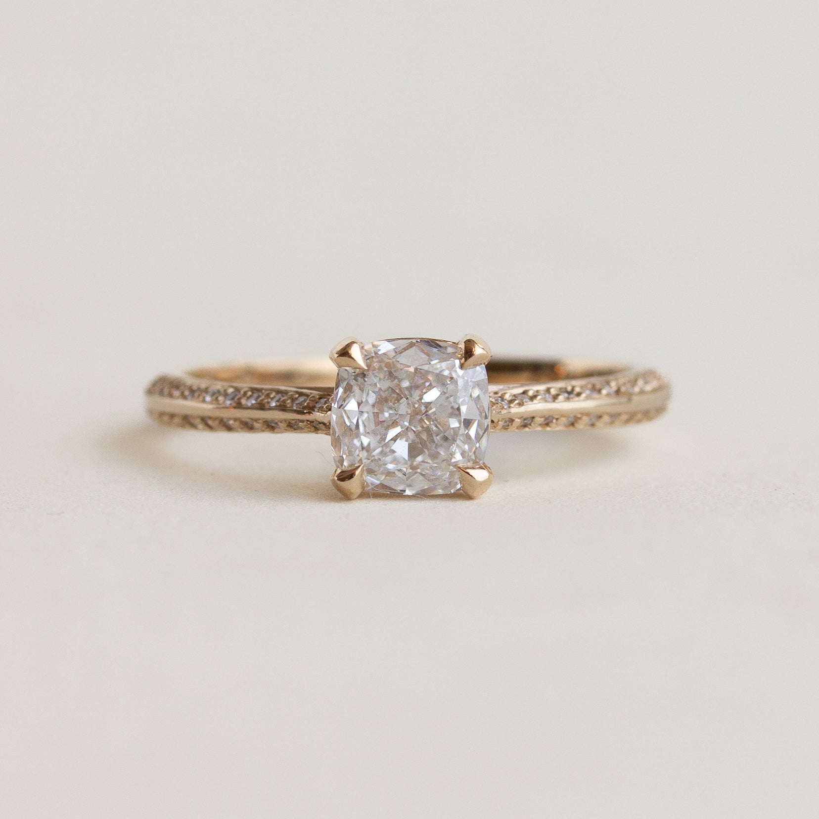 Cushion Brilliant-cut Engagement Ring