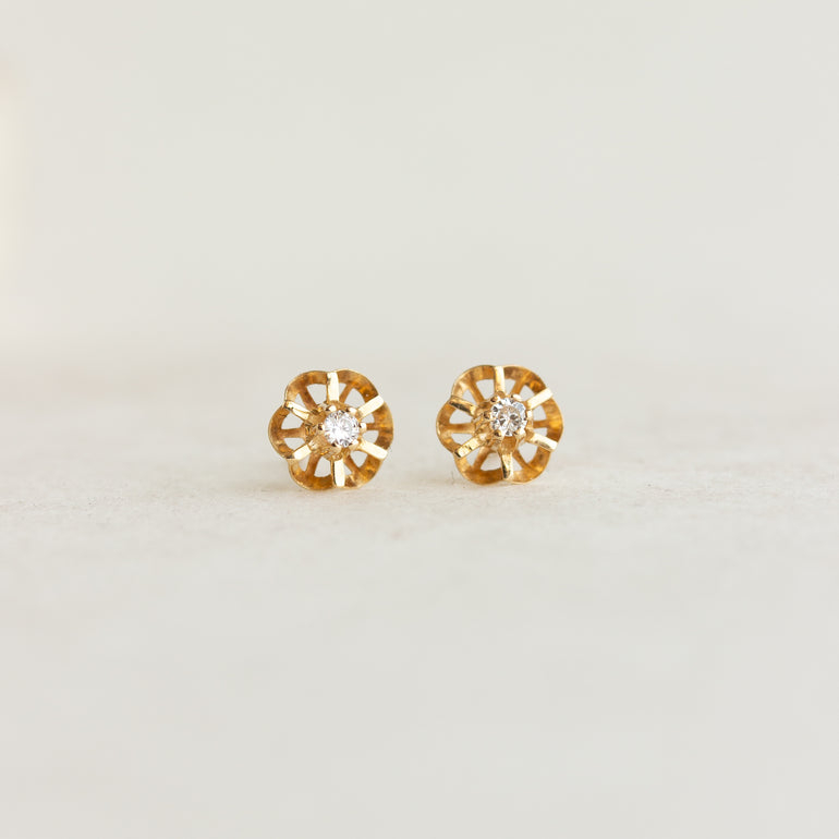 Vintage Flower Earrings 14K
