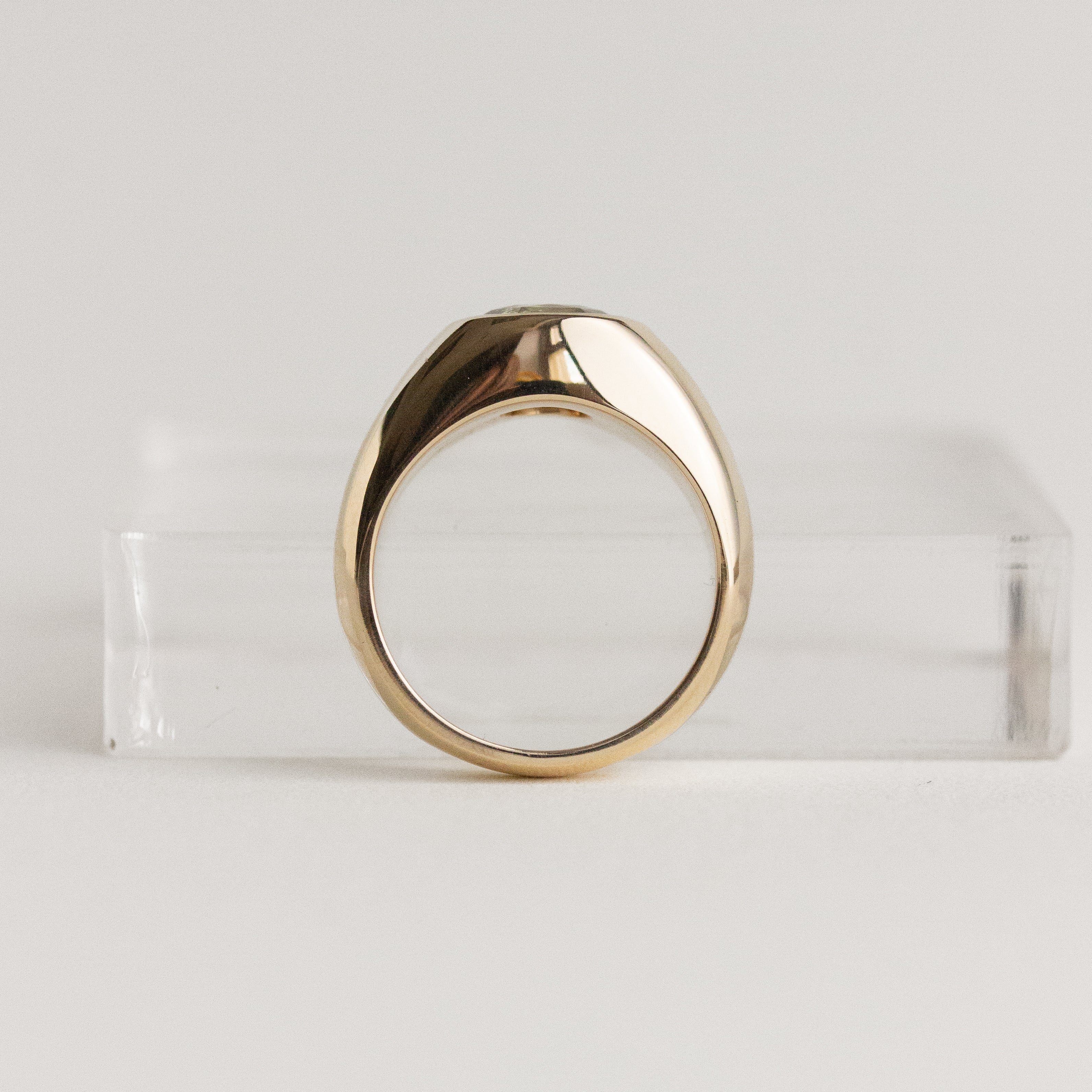 East-West Oval Signet Engagement Ring | Cairo Ring | Evorden