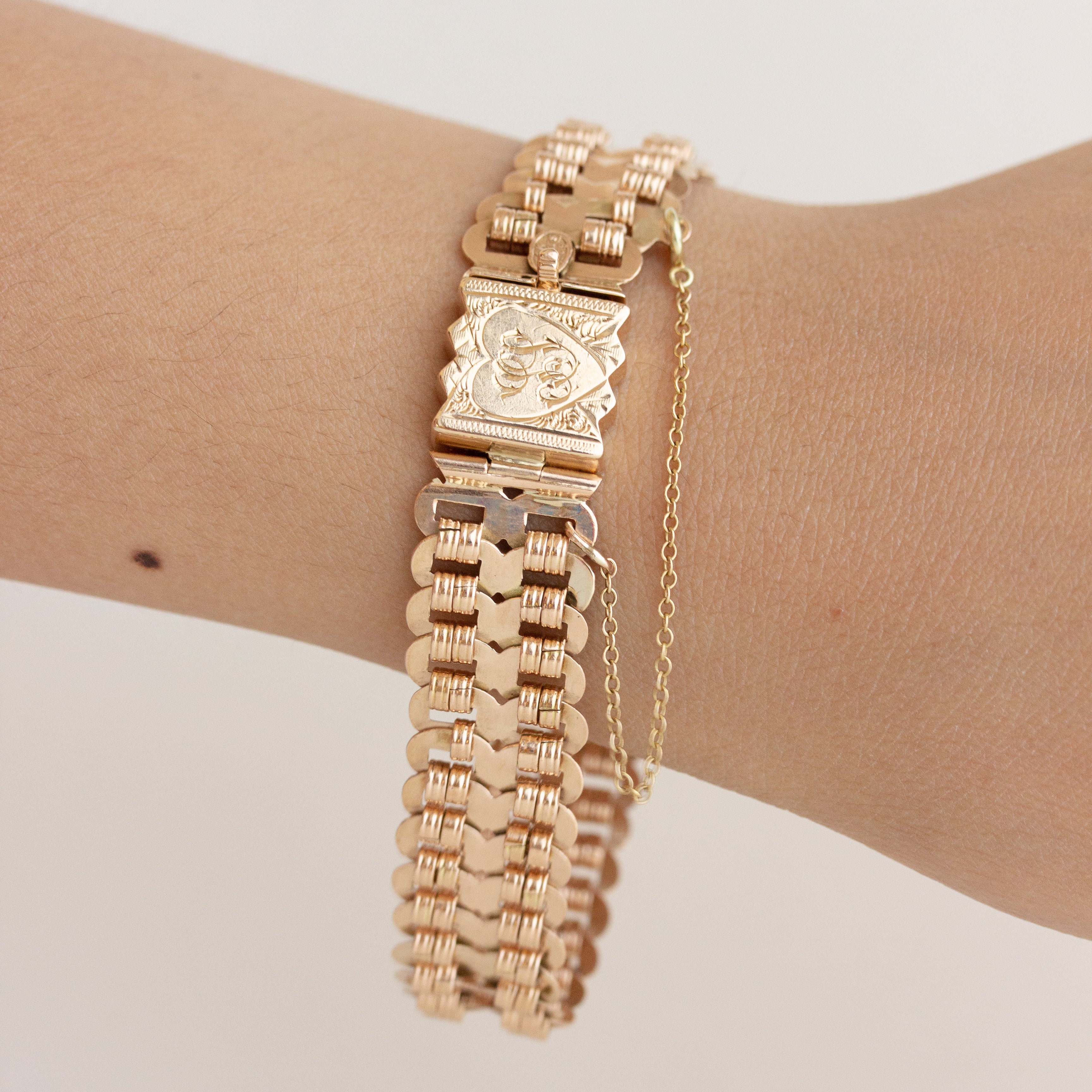 vintage rose gold chunky bracelet with engraving detail