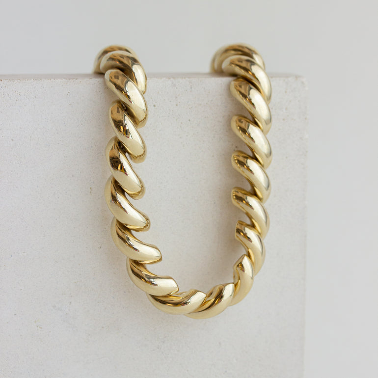 chunky gold vintage macaroni bracelet