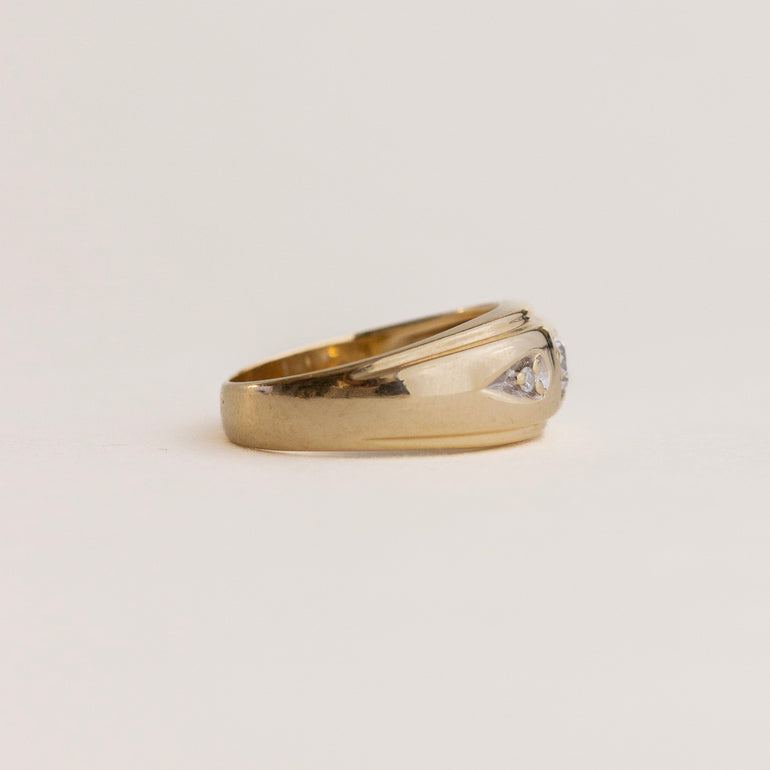 Vintage Star Set Round Diamond Band