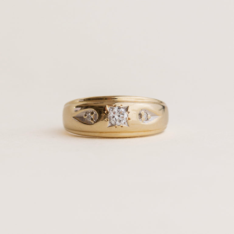 Vintage Star Set Round Diamond Band