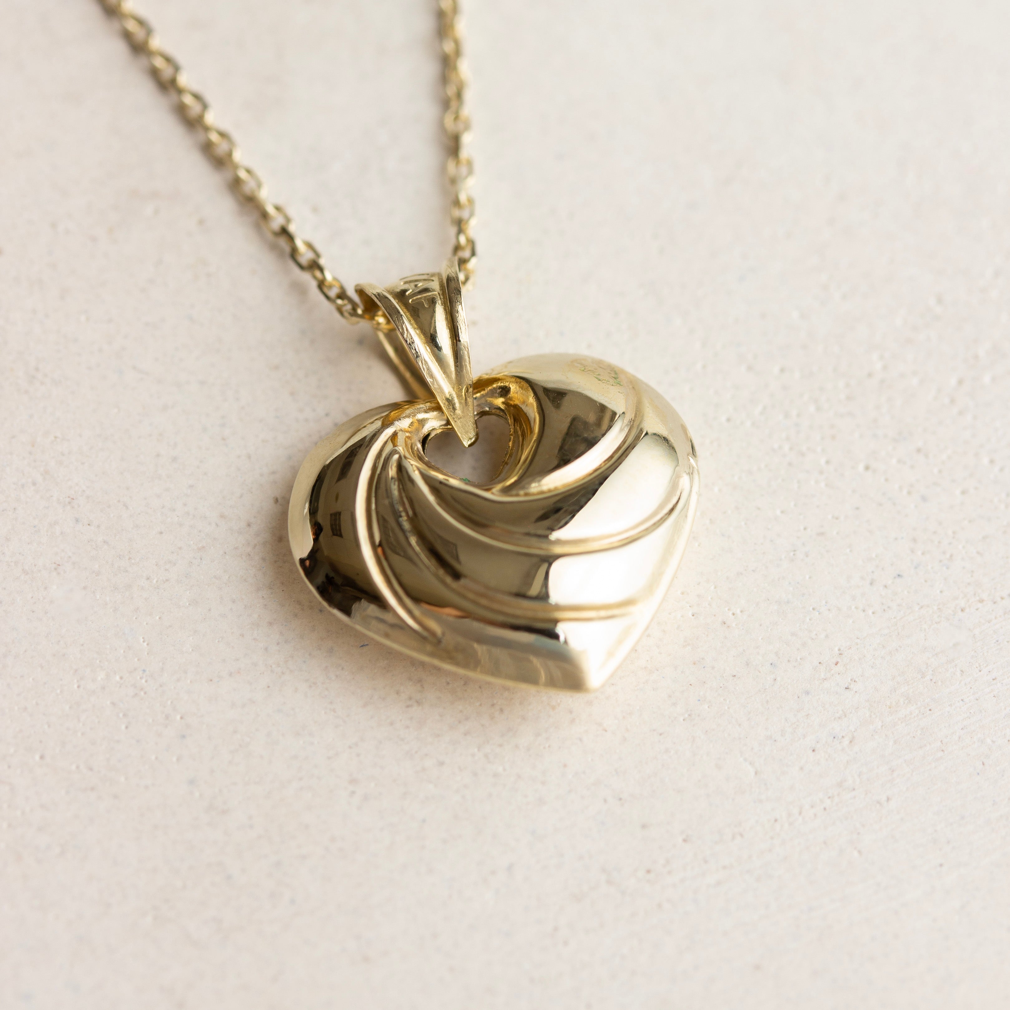 heart swirl charm