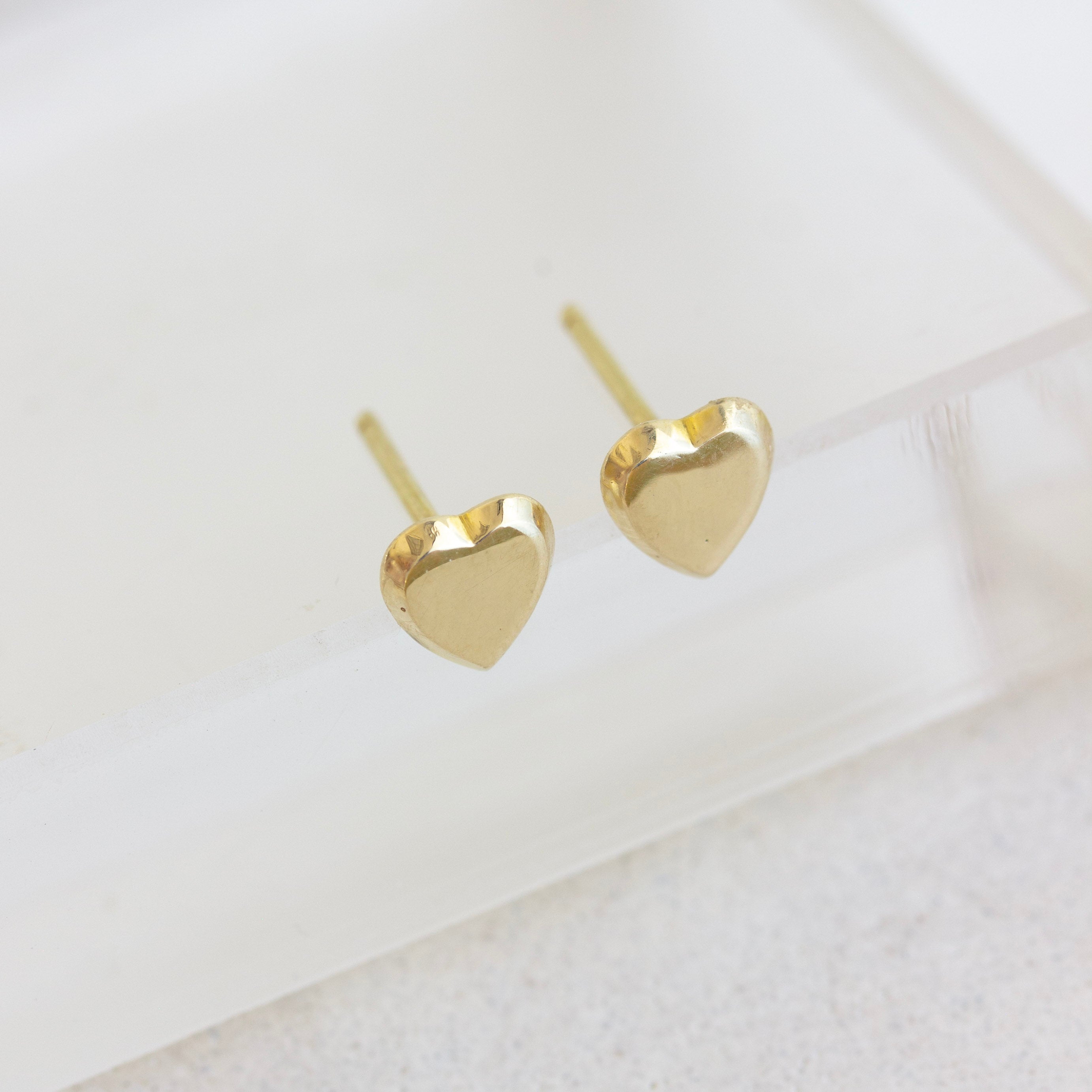 【HYERES LOR】PETIT L'OR 14K heart earring HYERES LOR】PETIT L'OR 14K heart earring page-estate-estate