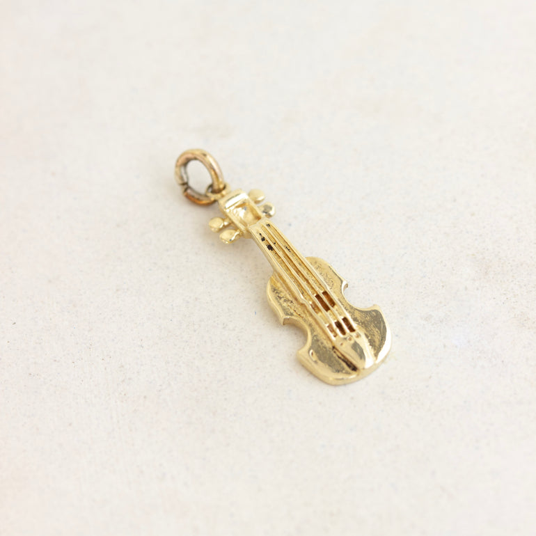 violin heart charm