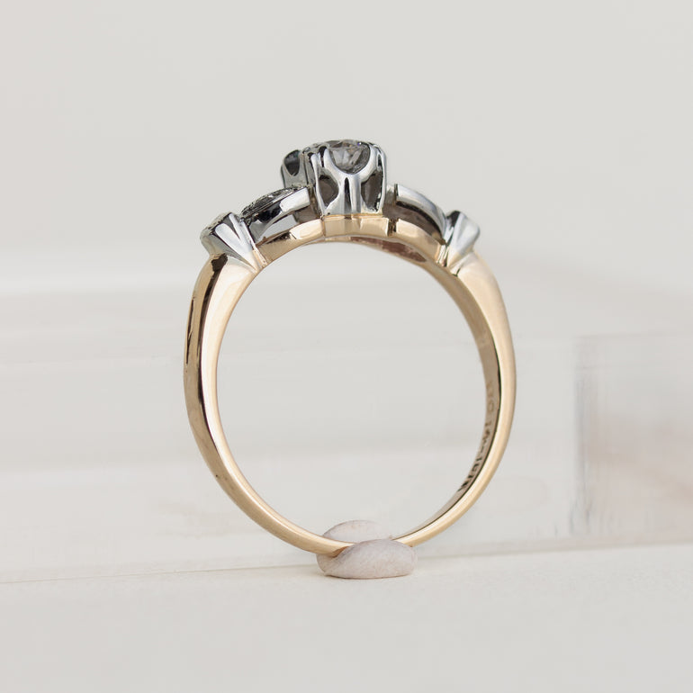 Vintage Leaf Motif Diamond Engagement Ring