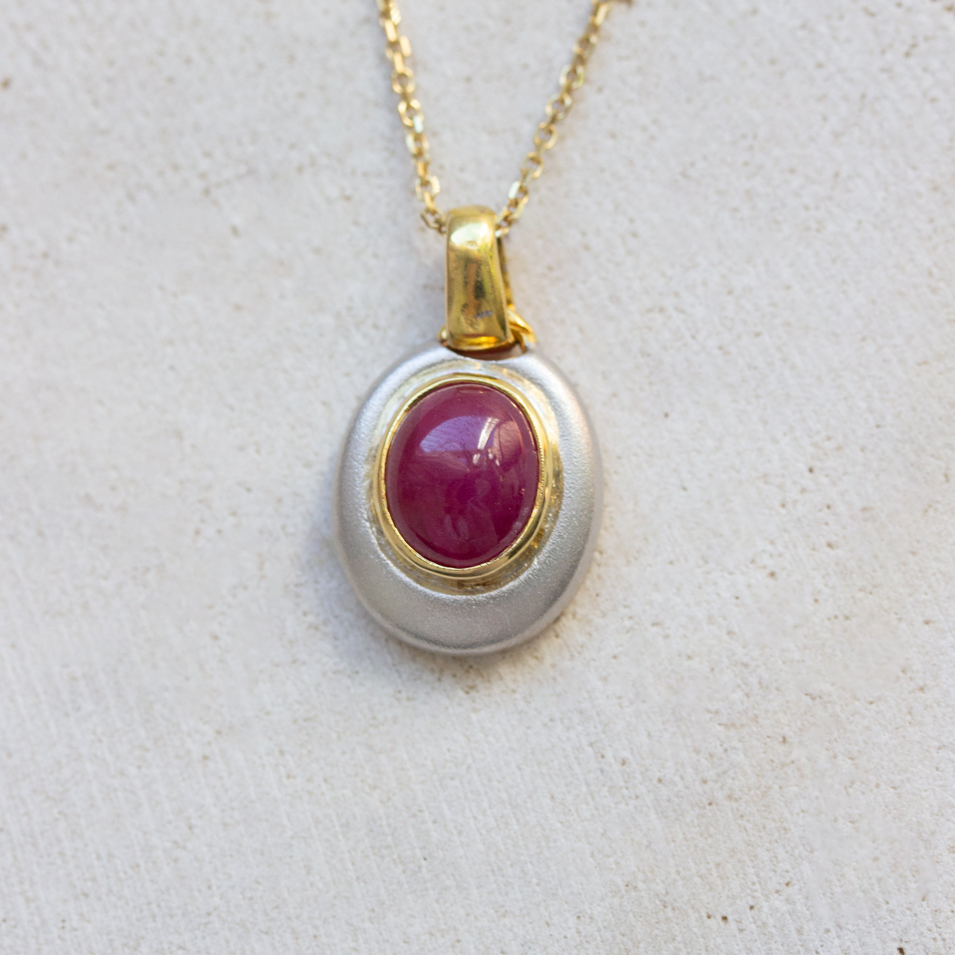 Vintage 18K Two-tone Ruby Cabochon Pendant