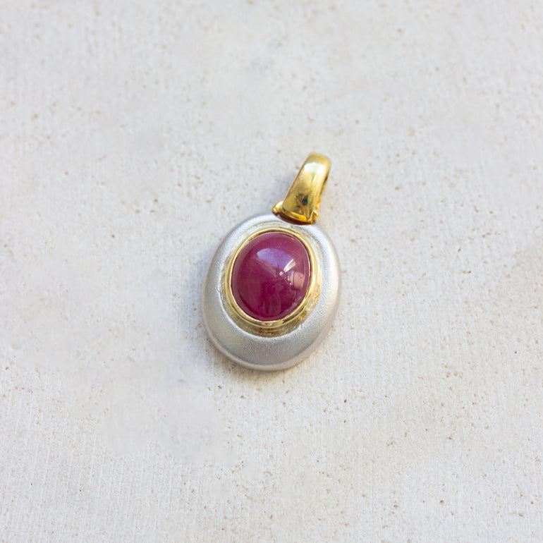 Vintage 18K Two-tone Ruby Cabochon Pendant