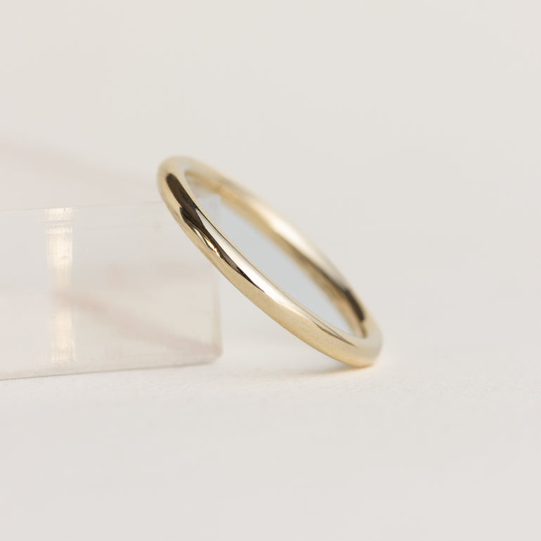 14K gold wedding band