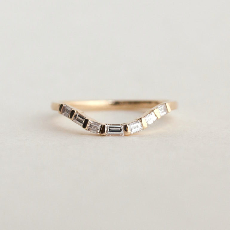 contour baguette diamond wedding band