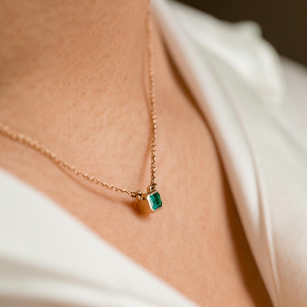 Emerald hot sale necklace canada