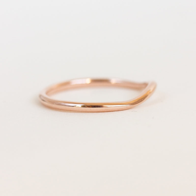 contour shape wedding band