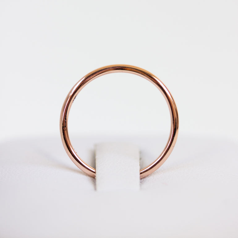 contour wedding band