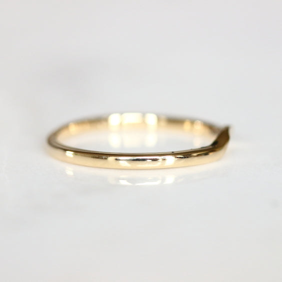 CONTOUR BAND, Gold Contour Wedding Band - Evorden