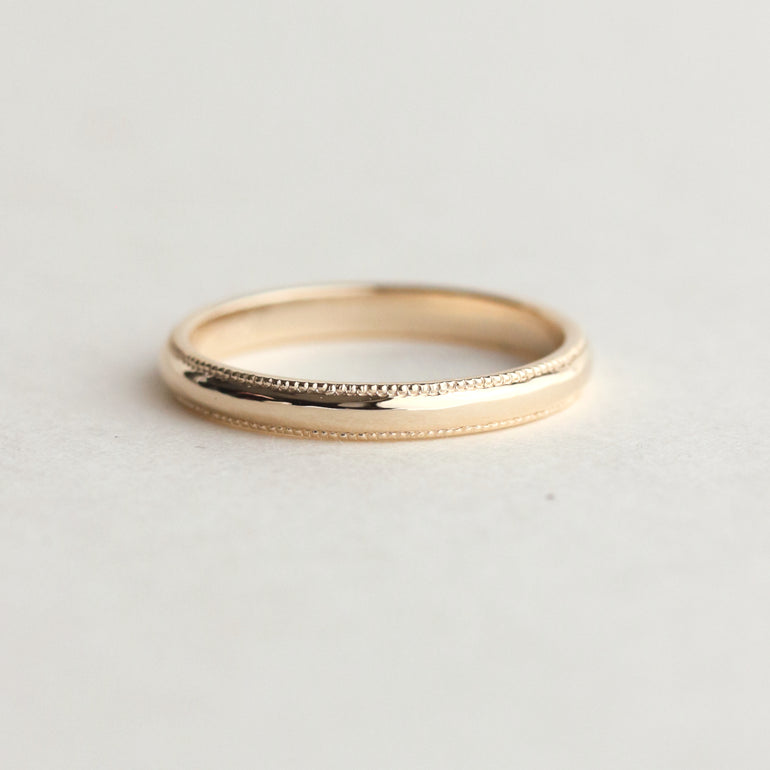 milgrain details wedding band