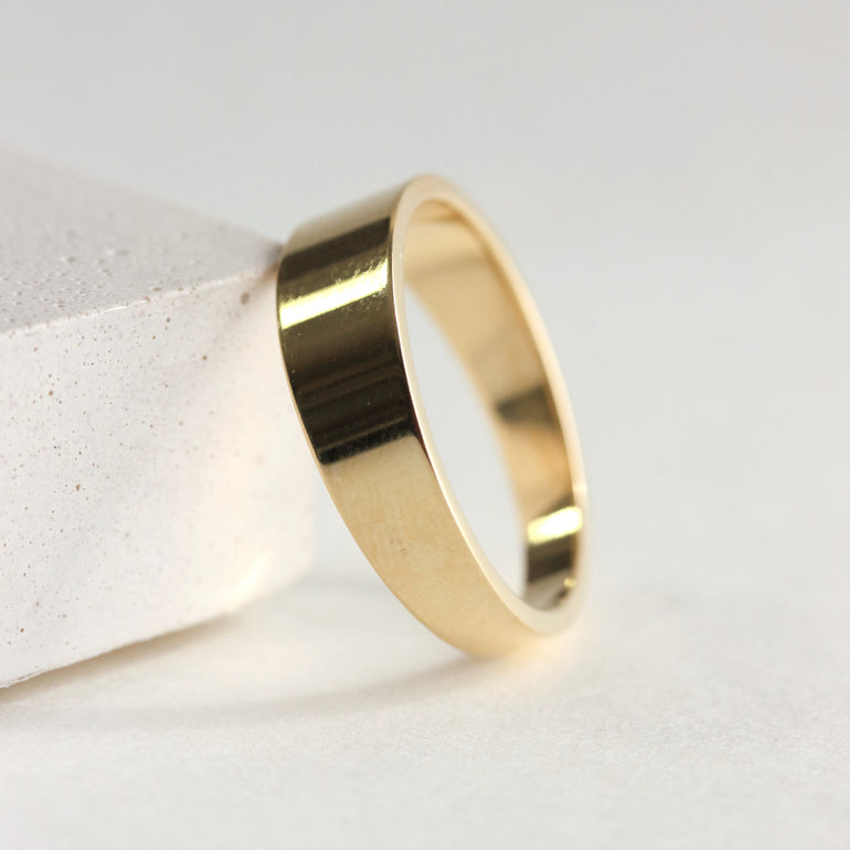 tapered wedding band