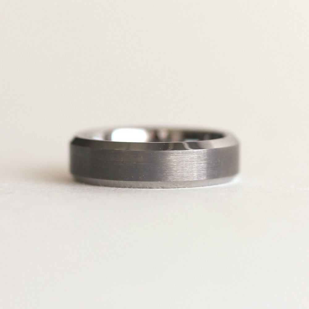 tungsten band